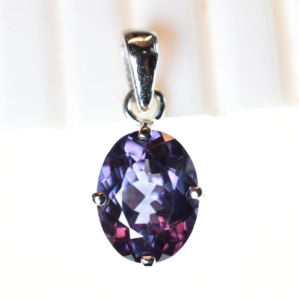 Ciondolo in Argento Sterling 925 Taglio Ovale Alessandrite Naturale 15 Carati Pietra Preziosa