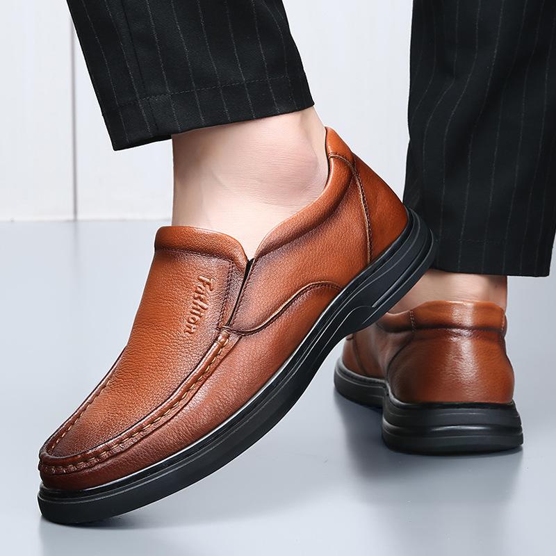 

The first layer of cowhide men s shoes Doudou shoes, new autumn soft-soled non-slip casual shoes, men s middle-aged and elderly leather shoes, men s 45