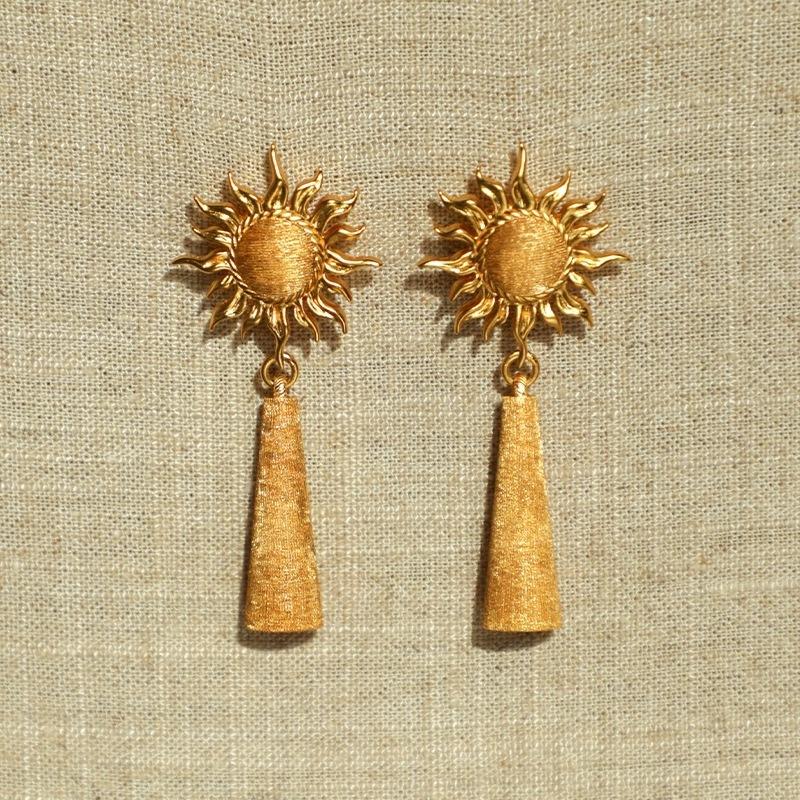 Sun Flower Pendant Earrings Retro Personality Versatile Earrings Fashion Light Luxury Premium Earrings Women