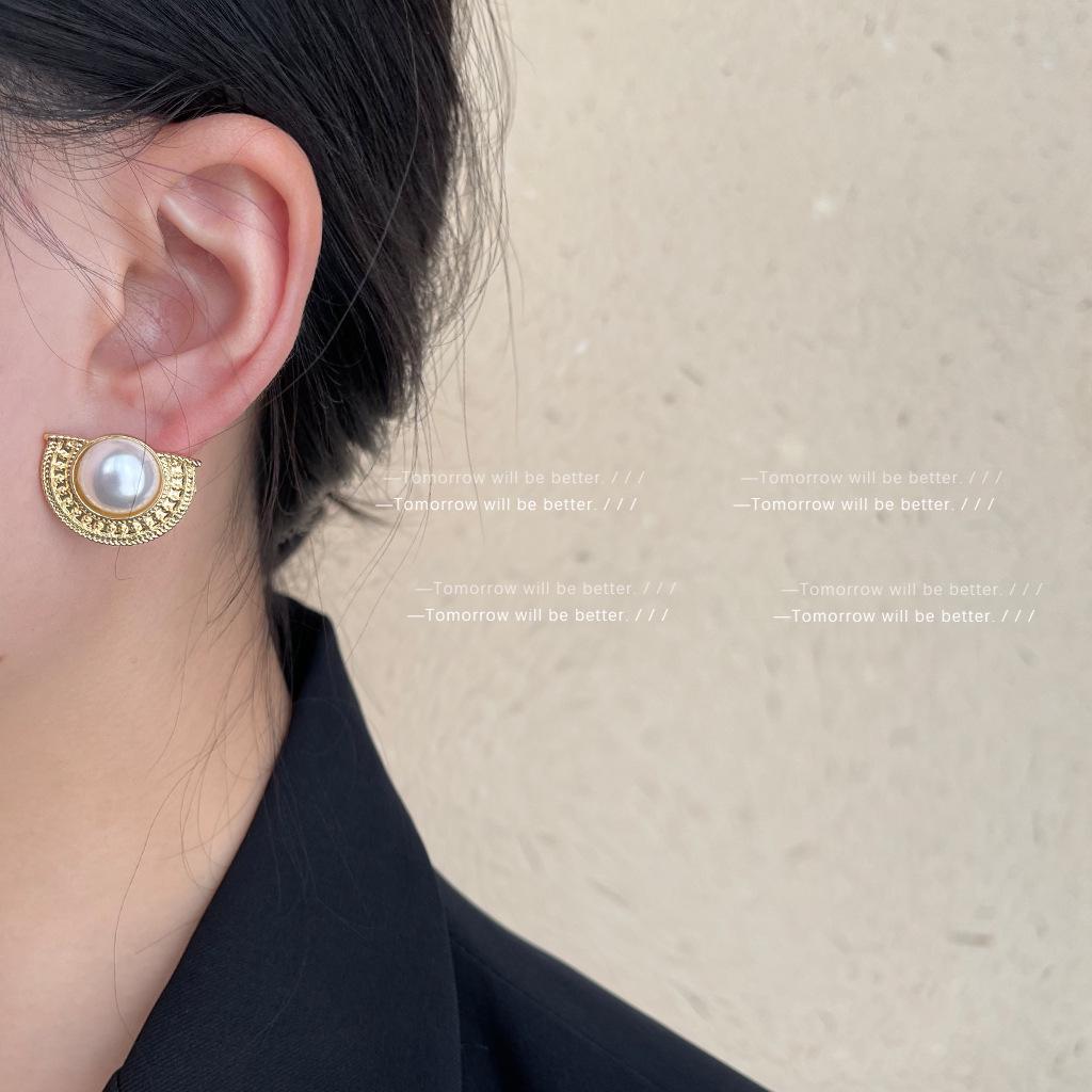 Elegante französische Perlenohrringe - Vintage High-End Halbkreisförmige Ohrstecker für Frauen