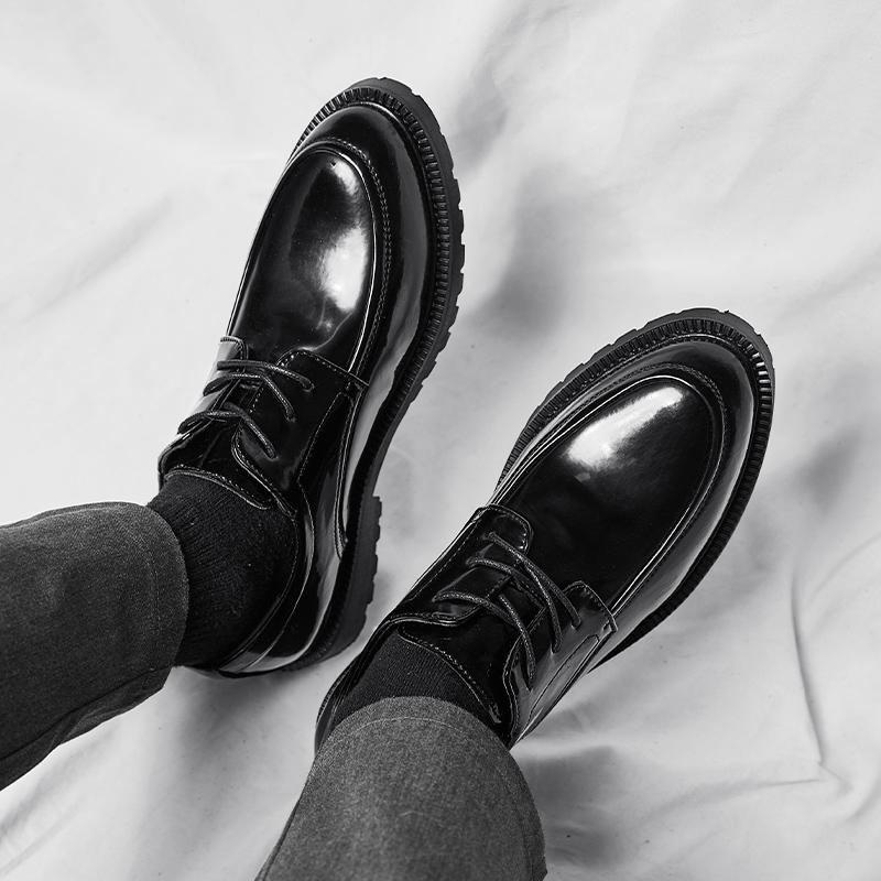 Lackleder formelle Herrenschuhe Klassischer Retro-vielseitiger Stil Täglich Büro Freizeit Geschäftsparty Schwarz Erwachsene Bräutigamschuhe