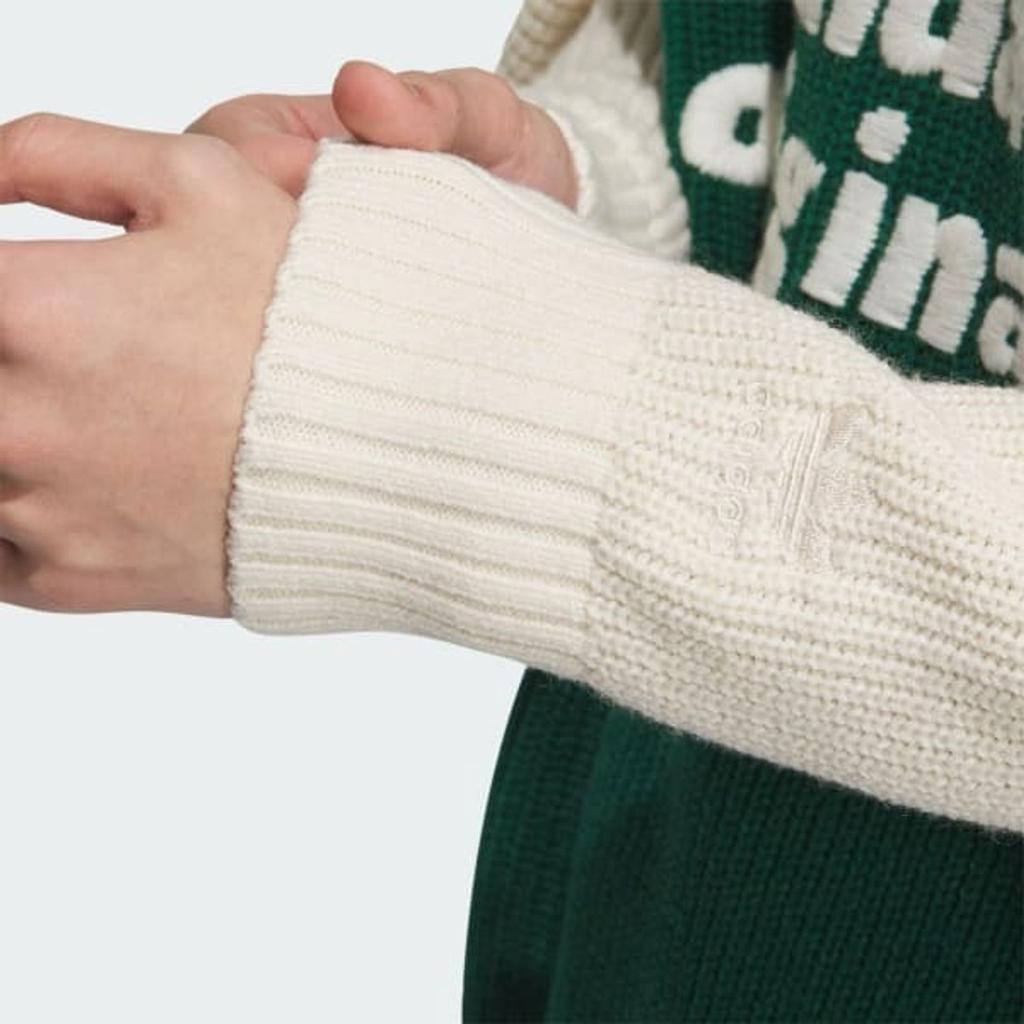 Adidas Originální Pletený svetr s výšivkou abecedy a kontrastním žebrováním Unisex svetr Lesně zelený IW6288