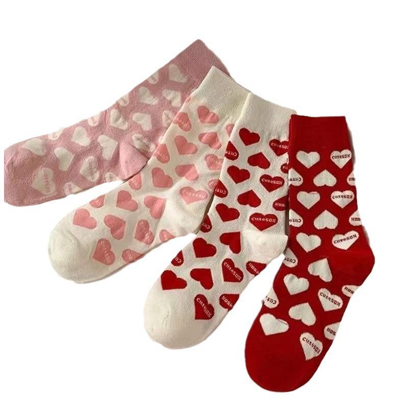 Herzförmige Buchstaben Mid-Calf-Socken für Damen, Frühling und Herbst, College-Stil, Süße und trendige Sportsocken für Mädchen