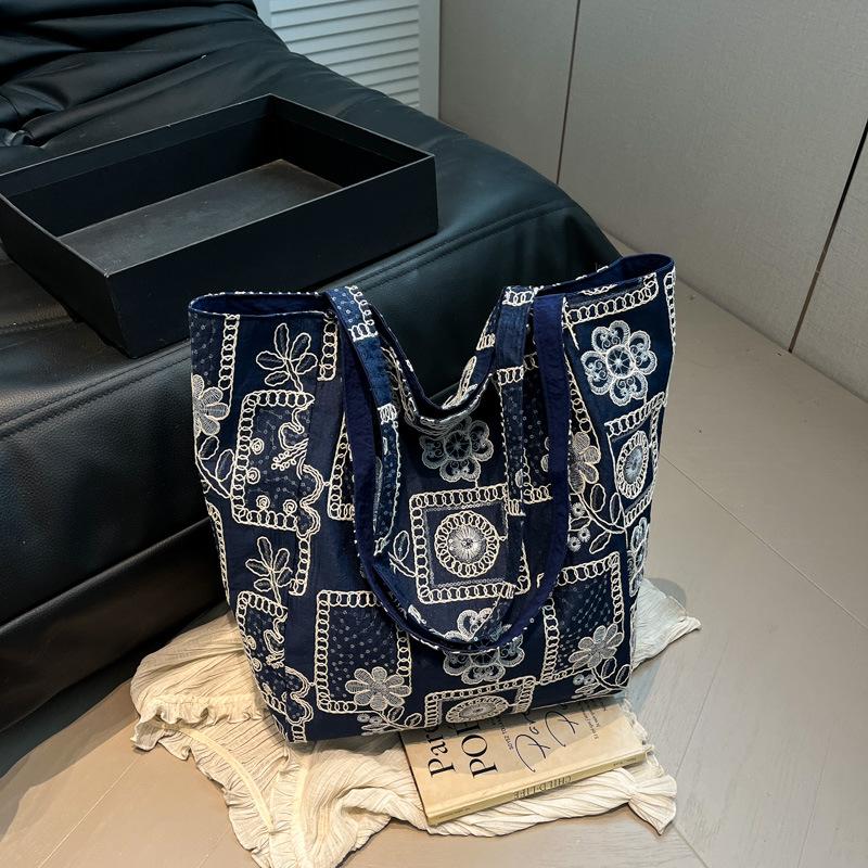 Personality trend casual simple summer new 2025 fashion large capacity bag women's foreign style shoulder tote bag