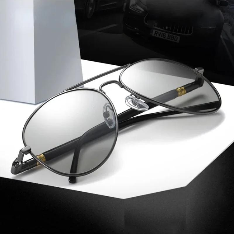 Fashion Photochromic Sunglasses Men Women Color Changing Polarized Sun Glasses Anti Glare Driving Eyeglasses UV400 Pilot Style