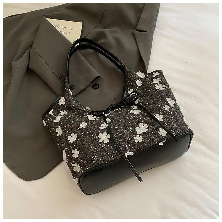 

Fashion Versatile Summer 2025 New Casual Printing Student Class Commuter Bag Women s Large Capacity Shoulder Tote Bag