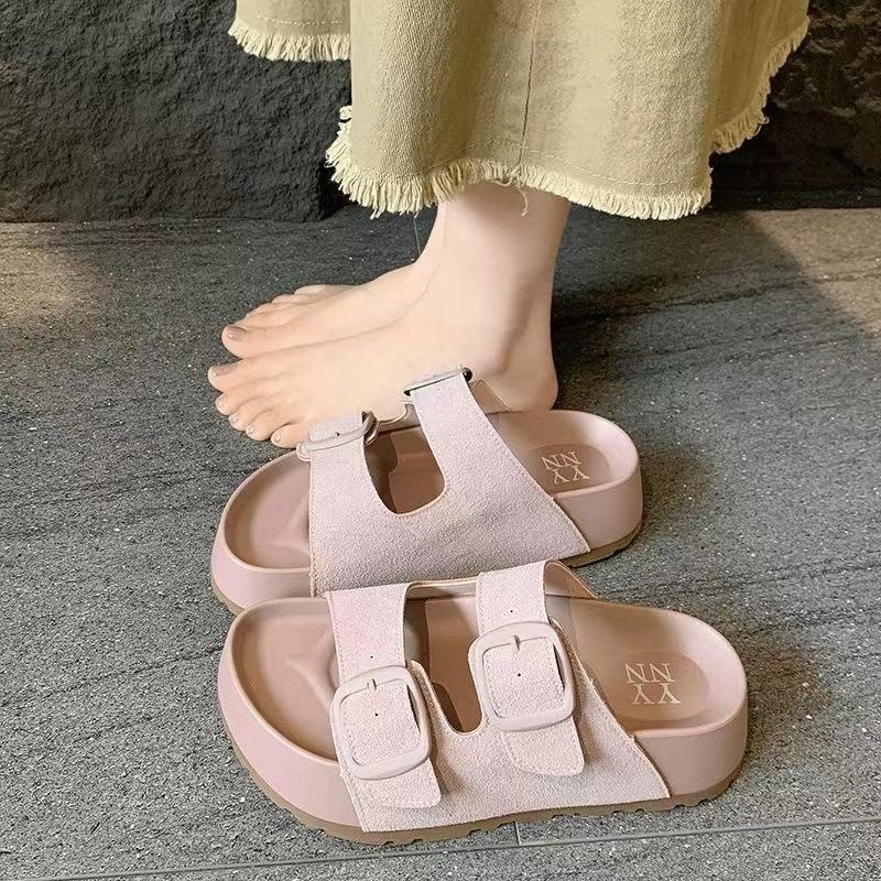 Thick Soled Shoes for Women 2025 New Women's Cool Slippers for Summer Outdoor Wear, Soft Soled Beach Round Toe Sandals