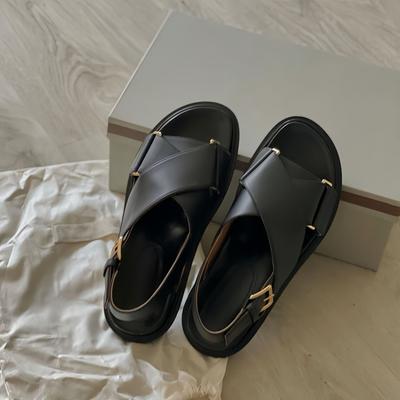Klassische Damen Retro Riemchensandalen aus Leder mit offenen Zehen, römische Sandalen mit Plateau für den Sommer, Damen-Sandalen mit Socken