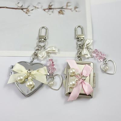 Llavero Metálico de Lazo de Perla con Espejo en Forma de Corazón Estilo Y2K Llavero para Bolso Dulce Cool Trendy Colgante para Auriculares Cámara