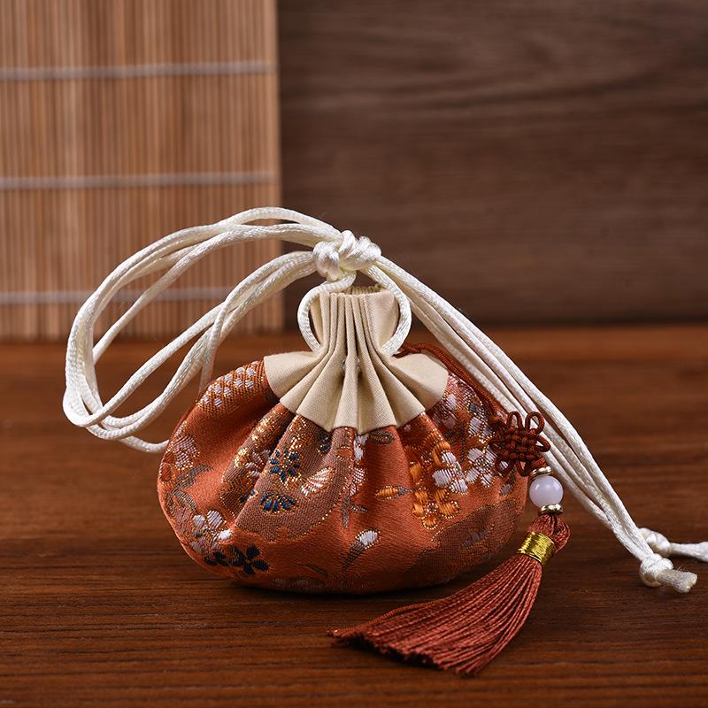 Ping An Cultural Scenic Amulet: Hanfu Style Sachet Pendant for Safety and Luck