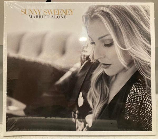 

CD SUNNY SWEENEY - Married Alone 18719CD Thirty Tigers 2022 US Country Used