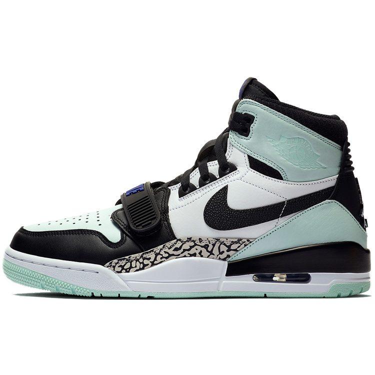 Jordan Legacy 312 Igloo AV3922-013