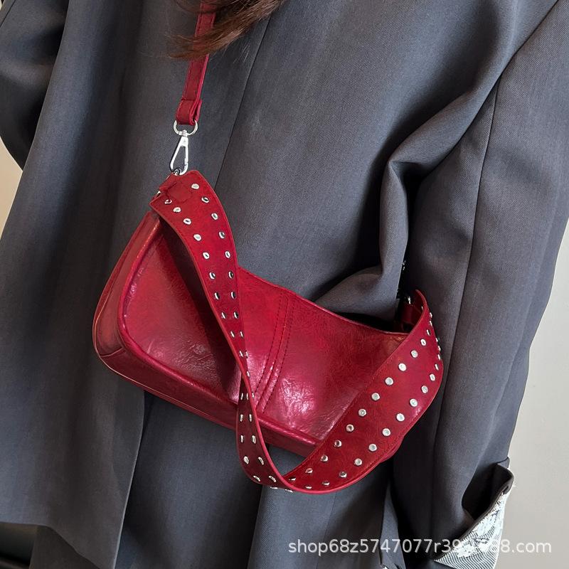 2025 High-quality Texture New Retro Small Bag Fashionable Single Shoulder Retro Design Messenger Bag Versatile Underarm Commuter Bag