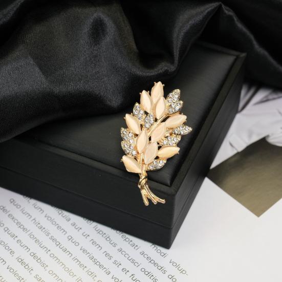Brooch Retro Style Flower Plant Design Suit Lapel Pin with Faux Opal Inlaid Sweaters Collars Hats Bags Coats Scarves Badge Outfit Accessory