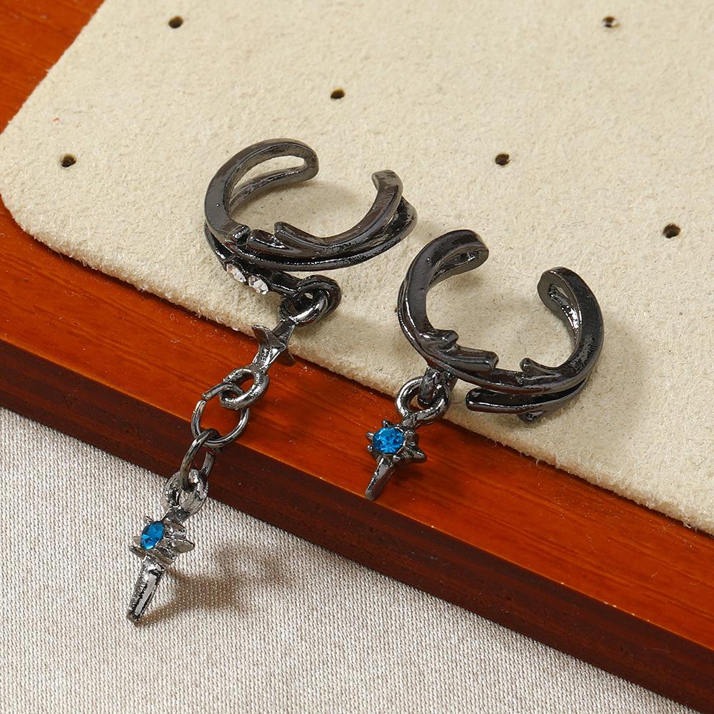 Retro Thorns Ear Clip: Trendy, No-Piercing Ear Ornament