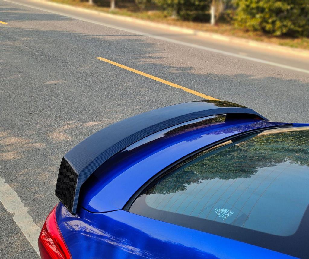Îmbunătățiri pentru Honda Civic generația a 11-a 2022: buza frontală, eleron spate, splitter, jaluzele, bară spate.