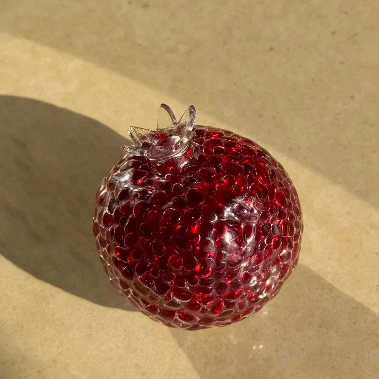 

Toys Pomegranate-Shaped Stress Relief Ball Creative DIY Assembly Malleable Durable Acrylic Squeeze Toy Fun Novelty Stress Relief Fidget