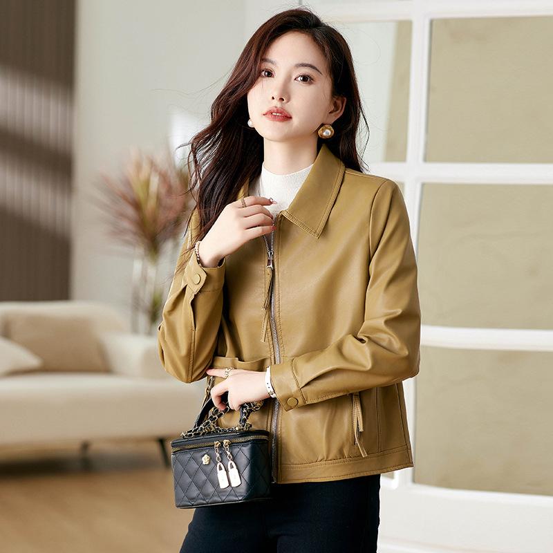 Nová stylová bunda z pravé kůže pro ženy s módním temperamentem, úzký střih, krátká bunda z ovčí kůže s klopou
