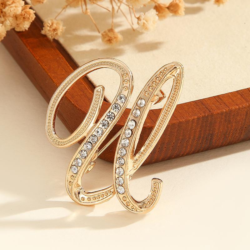 1pcs Crystal Rhinestone 26 Letters Women Collar Brooch Elegant Temperament Pin Jewelry