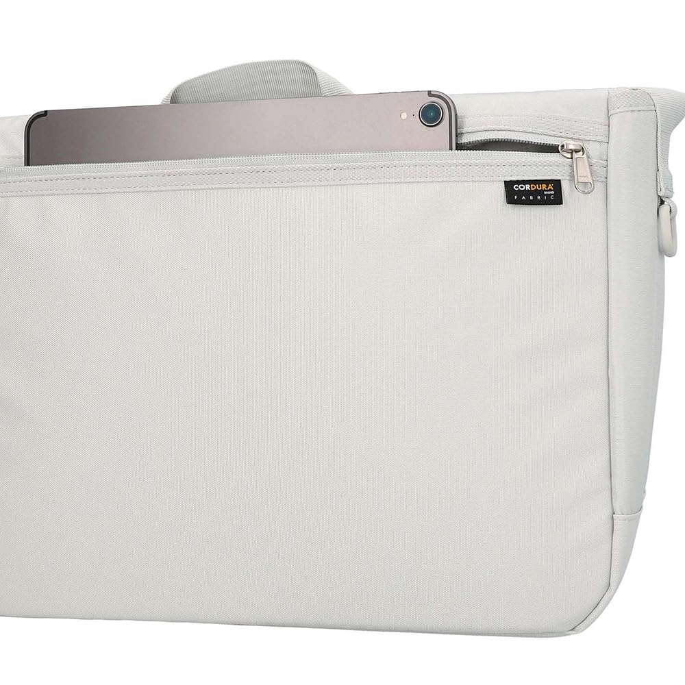 Essential Messenger Bag