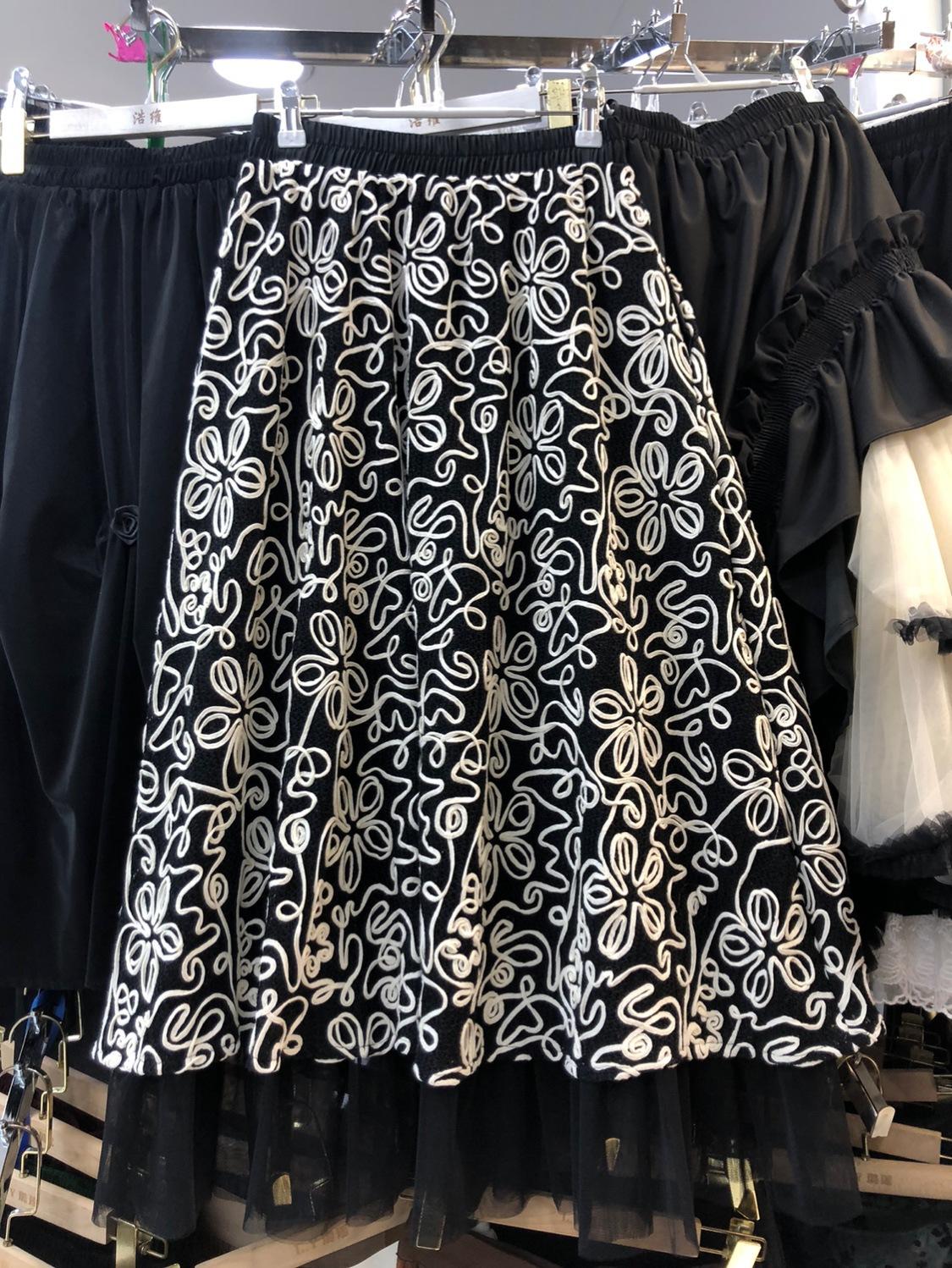 

2025 осень новый эластичный высокая талия темперамент диск цветок А-образный длинный платье тяжелая промышленность вышивка крючком цветок ретро-цветок юбка one size fits all