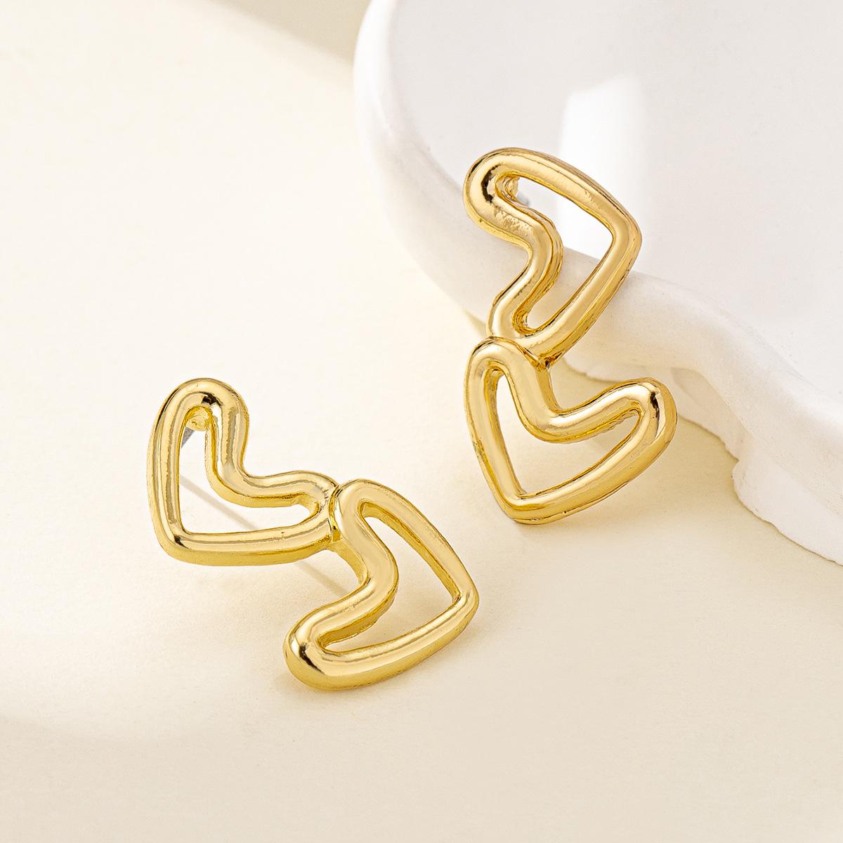 

Minimalist Heart Stud Earrings for Women - Romantic Valentine s Day Jewelry 2026 золотой