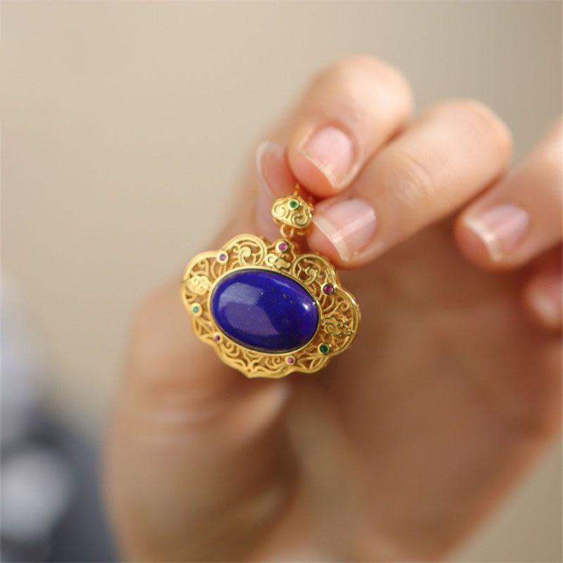 Classical Lapis Lazuli Necklaces High Sense Elegant Simple Ancient Gold Craft Hollow Crystal Dark Blue Pendant Fashion Jewelry