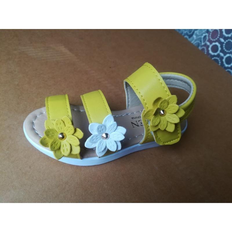 Girls’ Sandals, Three Flowers Roman Style, Trendy New Summer Korean Version, Children’s Beach Shoes, Baby Shoes, Kids’ Shoes, Flower Design