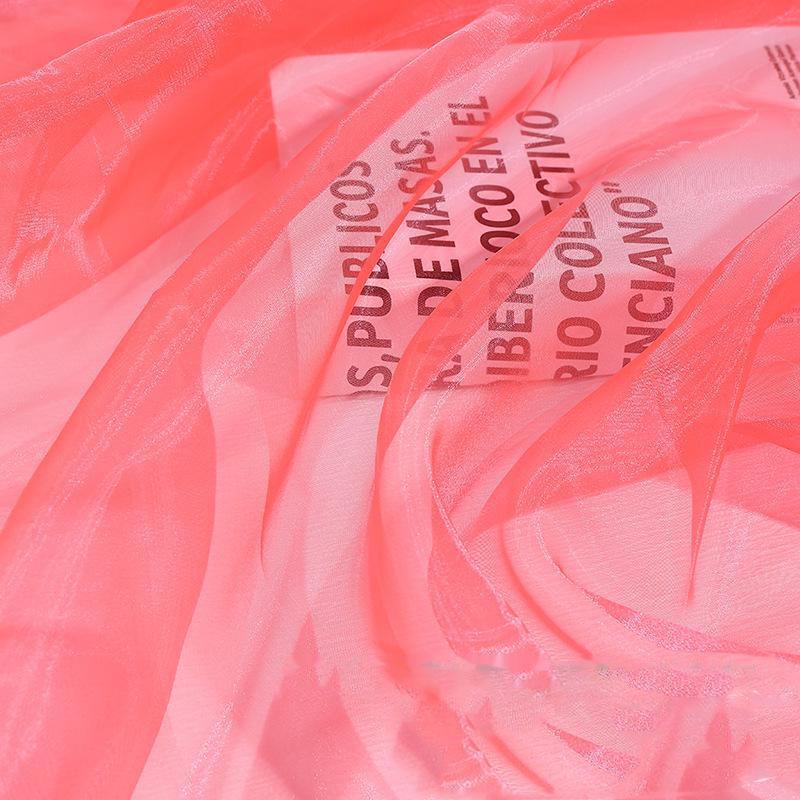 Organzová látka na zdobenie svadobných šiat: Šifónová trojnitná 3060 Ice Yarn, Sukňa z lesklej priadze a látka na pozadie