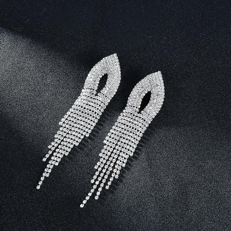 

Exaggerated Tassel Earrings: Elegant Nightclub & Bar Fashion for Women серебряный
