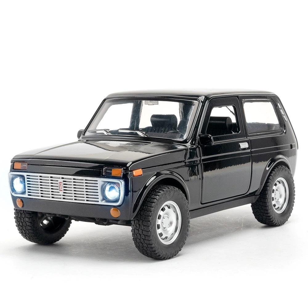 

1/18 LADA NIVA Классическая модель автомобиля из литого металла Игрушечные транспортные средства Моделирование модели автомобиля Звук и свет Коллекция Детский подарок чёрный