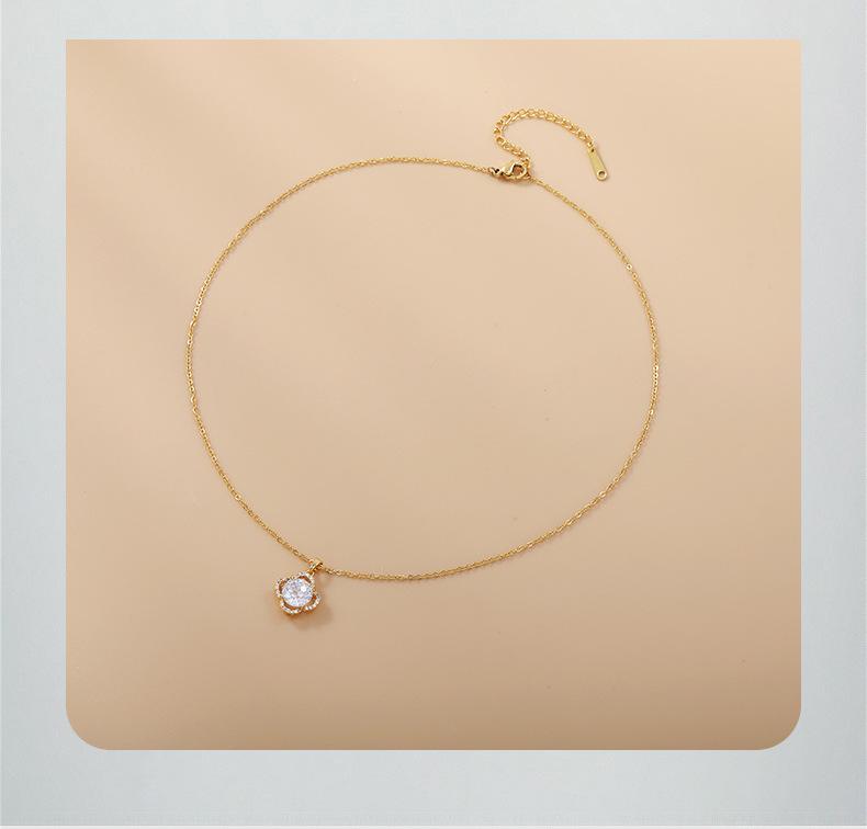 Korean Style Four-Leaf Clover Zircon Pendant Copper Necklace for Women