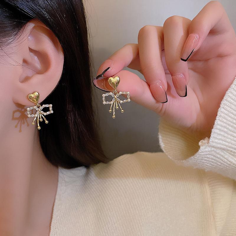 S925 Silver Needle Pearl Bow Earrings - Versatile, Fresh, Sophisticated Design for Women