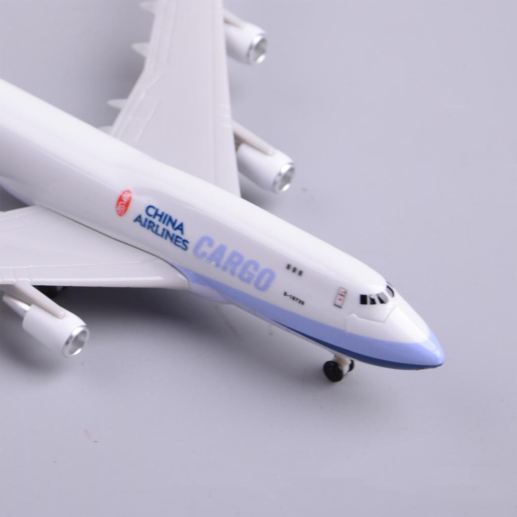 1/400 20cm Maßstab Flugzeug B747 China Airways Fracht Modellflugzeuge ABS Kinderspielzeug Flugzeuge Sammlerstück mit Basis Luke Kann Geöffnet Werden