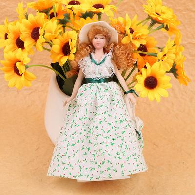 1:12 Miniature Mini Victorian Doll Model Green Lady Dollhouse Decoration