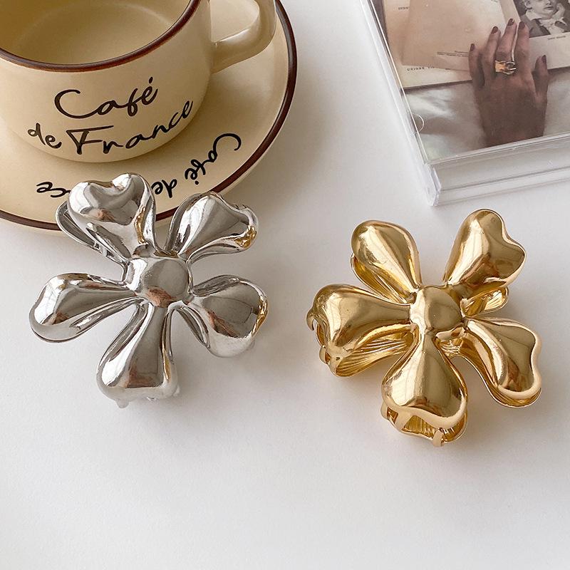 Retro Metal Flower Claw Hair Clip - Luxe European & American Style Accessory