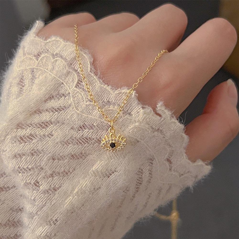 Shijia Pearl Necklace Women's Niche Light Luxury Design High-end Temperament Collarbone Chain Neck Chain Sweater Chain Bead Chain