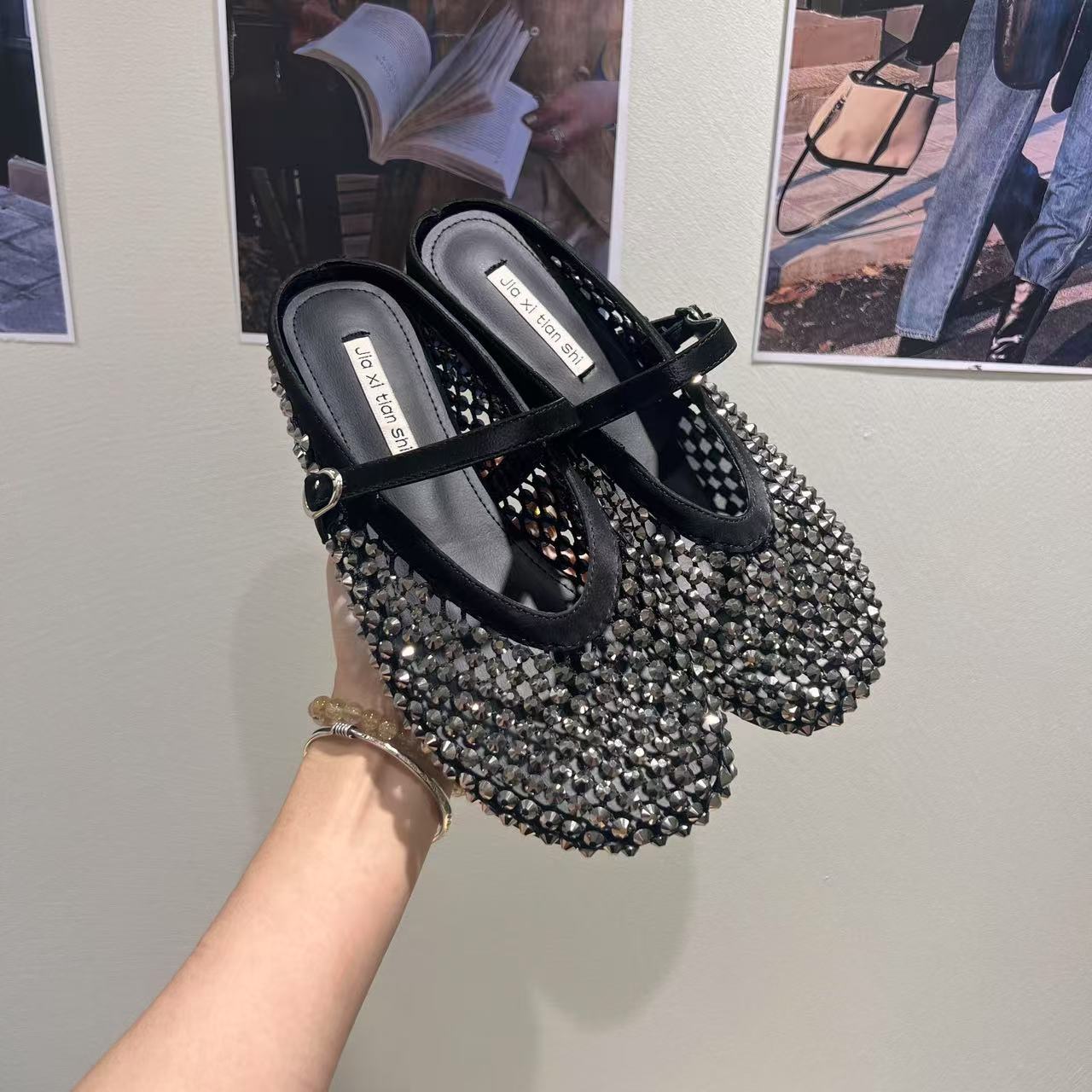 

Inner heightening rhinestone golden fishing net bag head half slippers women s 2025 summer new thick-bottomed Mary Jane French sandals 35 чёрный