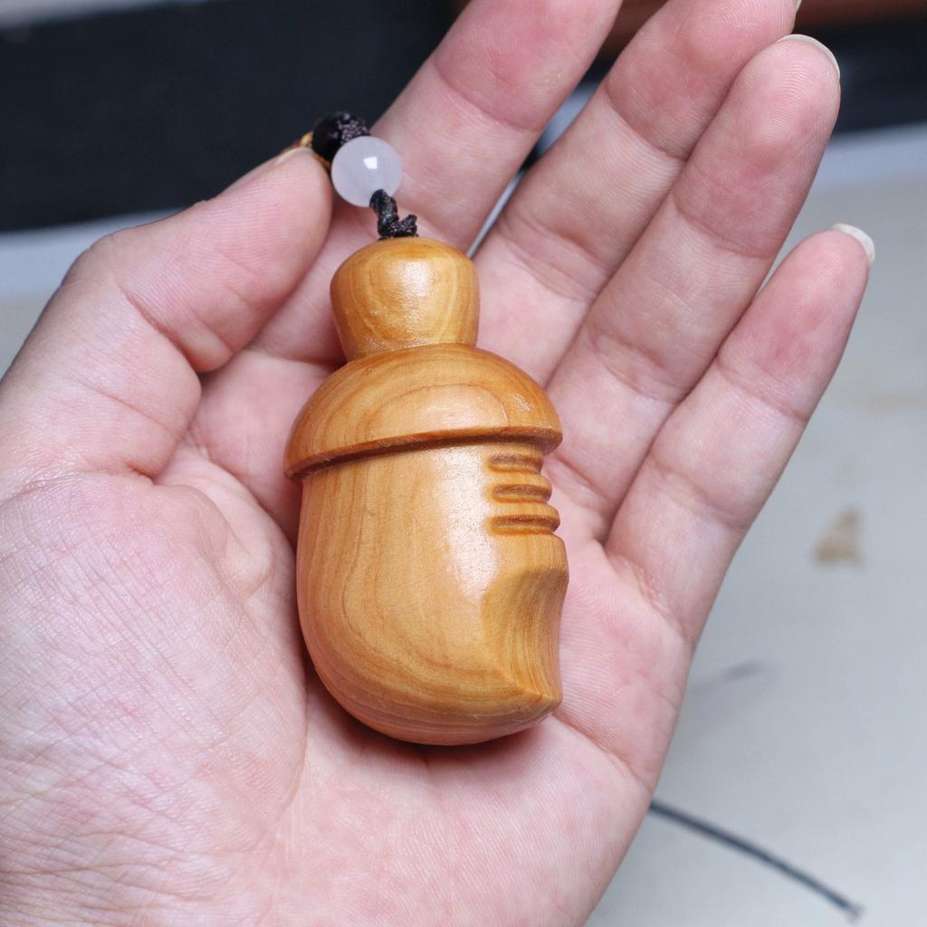 Handgeschnitzte Zypressenfigur - Einzigartiges Holzgeschenk für Büro-/Buddhistische Altar-Dekoration