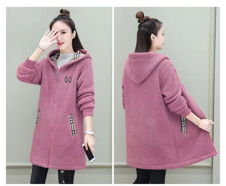 Women's Plus Size Mid-Length Lambswool Winter Coat - Age-Reducing Fashion