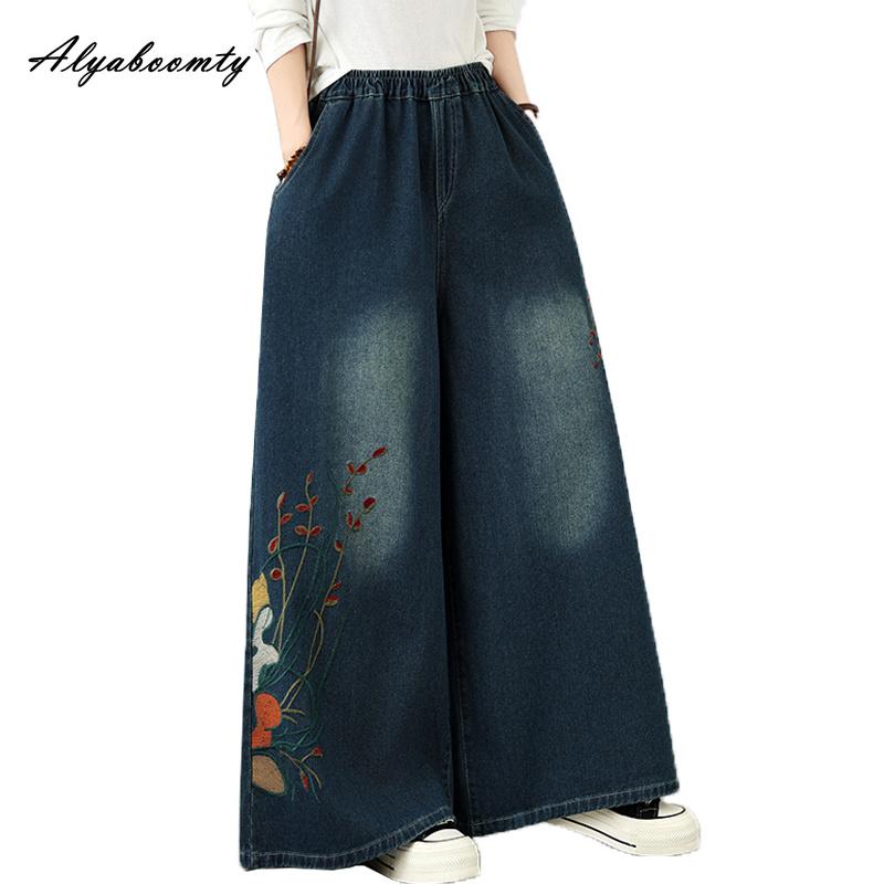 Plus Size Spring Autumn Women Classical Jeans Elastic Waist Plant Embroidery Wide Leg Jeans Vintage Soft Navy Blue Denim Trousers