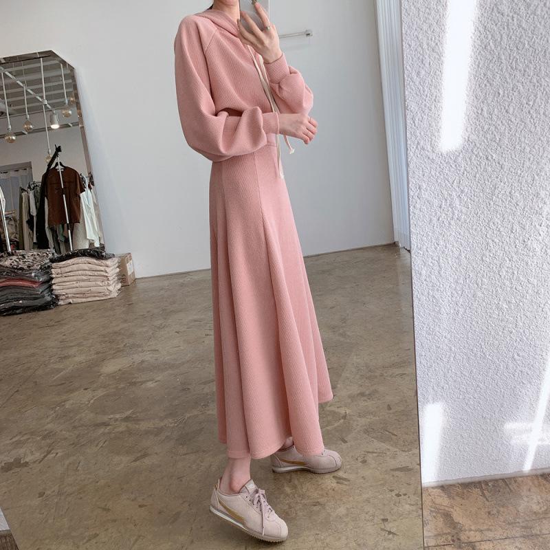 Conjunto de Duas Peças: Moletom com Capuz Rosa e Saia Evasê de Cintura Alta para Primavera e Outono