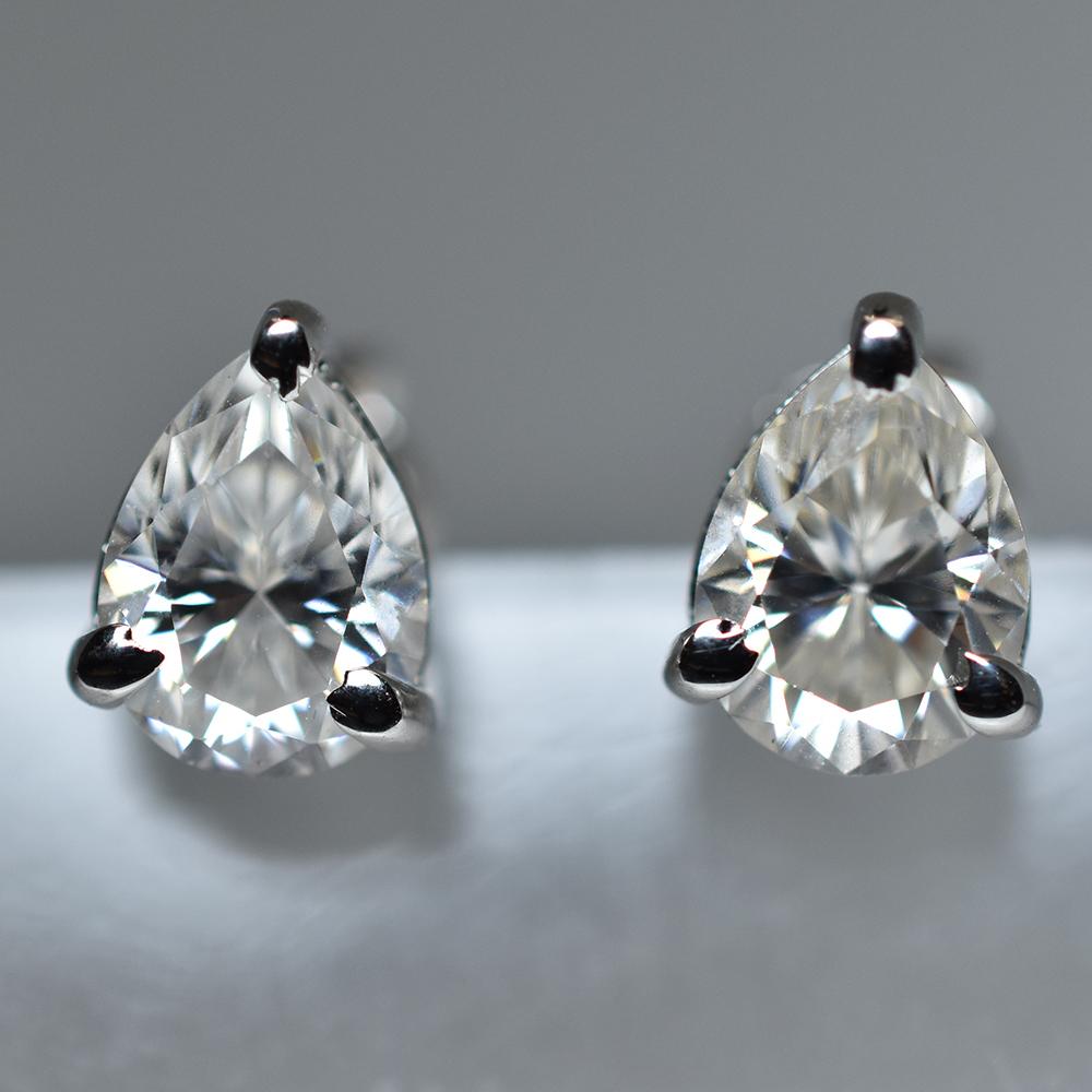 

A+ CERTIFIED Synthetic White Moissanite Pear Cut 10.8 Ct Gemstone Earring Pair MY-ER-21-NS 17.9 mm approx білий