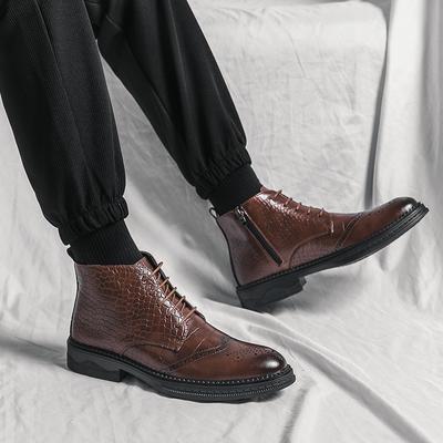 Heiß verkaufte Herren-Stiefeletten in Europa Amerika Elegante High-Top-Schuhe Spitzschuhe Kleider Kurze Stiefel Herrenanzugstiefel