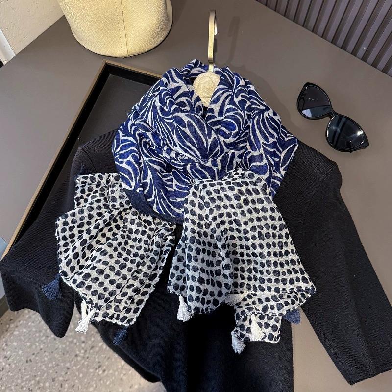 31 Designs Autumn Vintage Floral Tassel Viscose Shawl Scarf Lady High Quality Wrap Pashmina Stole Bufandas Muslim Hijab 180*90Cm