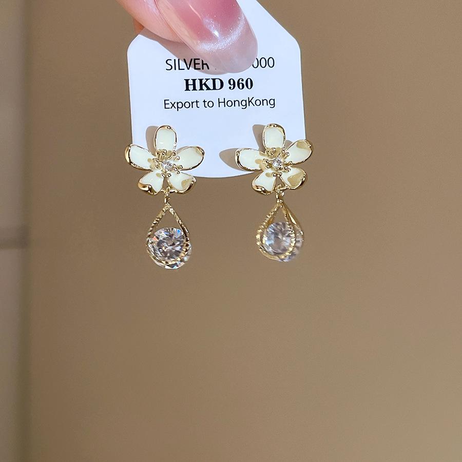 Elegante 3 Stile Weißes Emaille Zirkonia Quaste Blume Lange Hängende Ohrringe für Damen 18K Echtgold Beschichtetes Kupfer