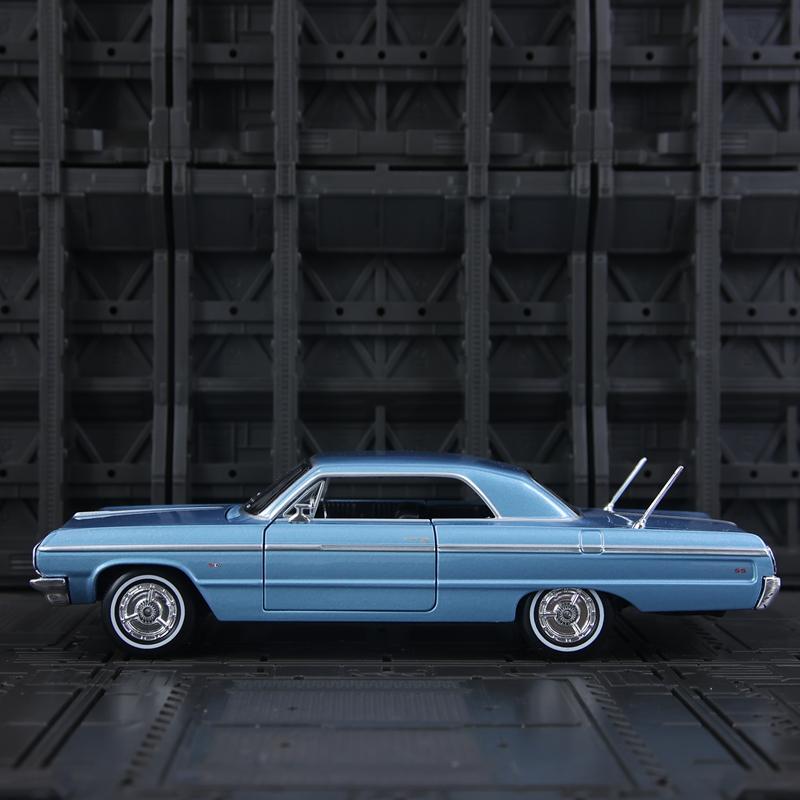 Maisto 1:26 Simulated Chevrolet Impala SS alloy car model, doors and hood can be opened rich details, fine workmanship