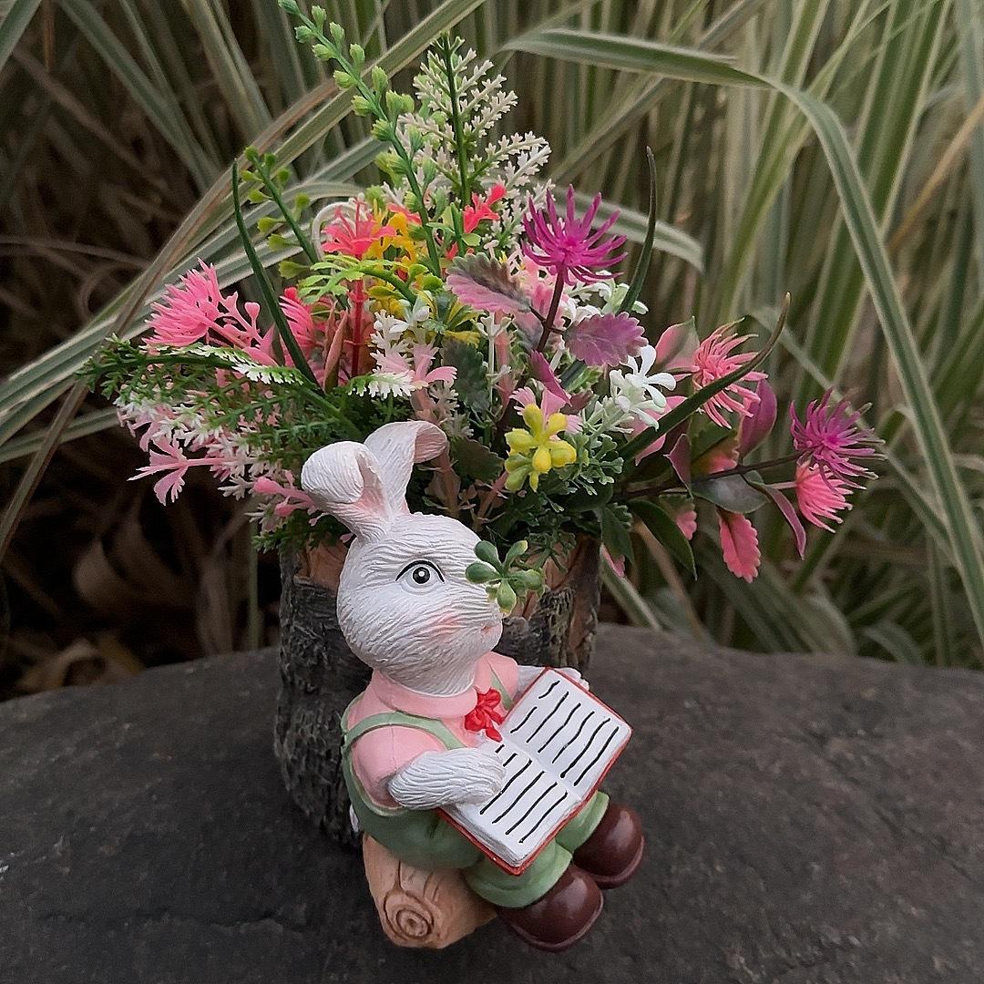

New Year Rabbit Festival Decoration: Resin Succulent Flower Pot & Pen Holder for Balcony or Desktop