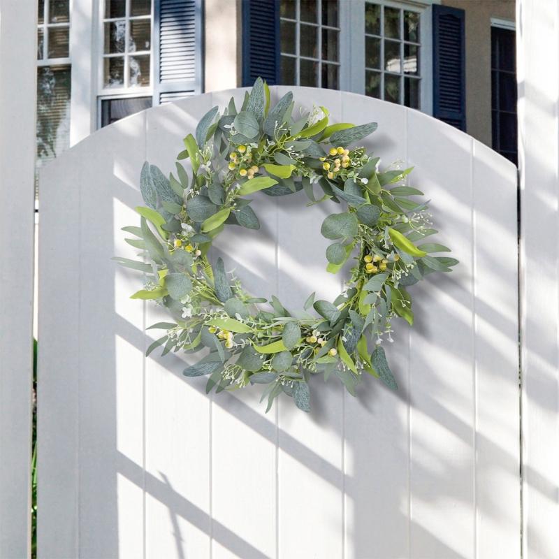 Fashion Artificial Garlands Green Portable Stylish Wreath with Berries Accent for Door and Wall Festival Decoration