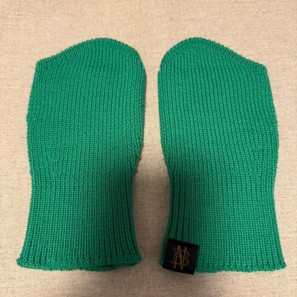 Used Arrows custom made BATONER SOLID hand warmer gloves green
